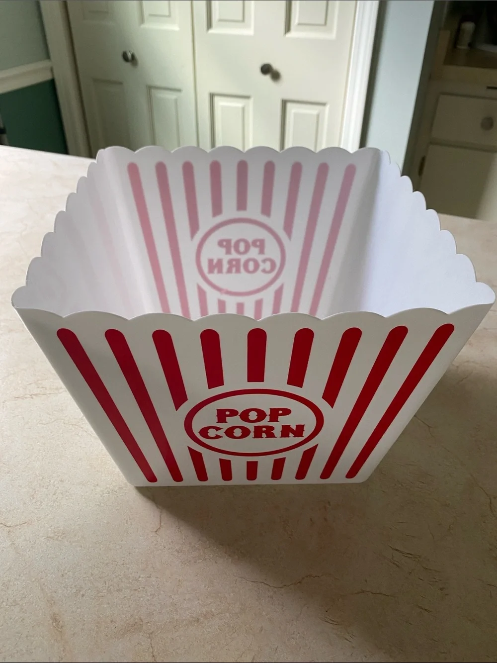 Classic Popcorn Square Tub - White with Red Stripe Vintage Design